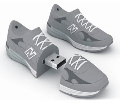 China PVC Custom Logo USB 3.0 Flash Drive Usb Stick Sport Shoes Memory Stick USB 2.0 Poly Bag Gift Box Custom Packing Custom formed pvc for sale