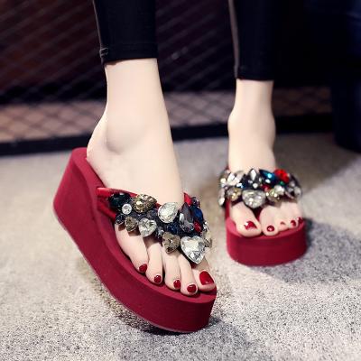 China Fashion Trend 2022 Summer High Quality Rhinestone Open-Toed Flip Flop Slippers For Women for sale