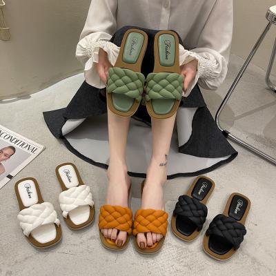 China Fashion Trend Shoes For Women New Styles Summer Fashion Flat Leather Slippers Women Sandals for sale