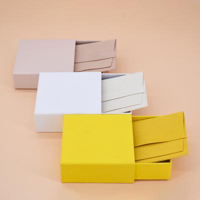 China Wholesale Jewelry Pouches Yellow Suede Jewellry Packing Fold Envelope Microfiber Embossed Jewelry Pouch for sale