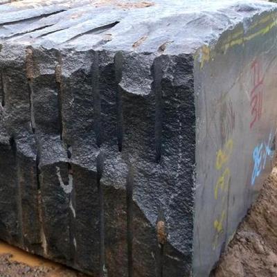 China New Bengal Black Block Blocks Modern Black Rough Raw Granite Blocks Large Granite Blocks for sale