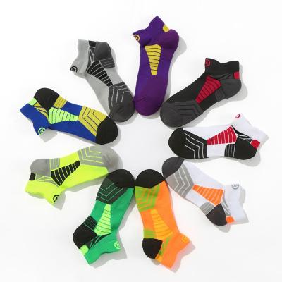 Cina Factory Direct Outdoor Sports Socks Breathable Towel Thick Bottom Running Socks in vendita