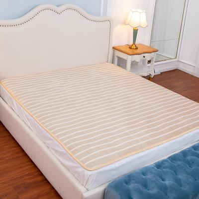 China Breathable Mesh 3D Stripe Cooling Mattress Topper Pad Cooling Cooler Pad for sale