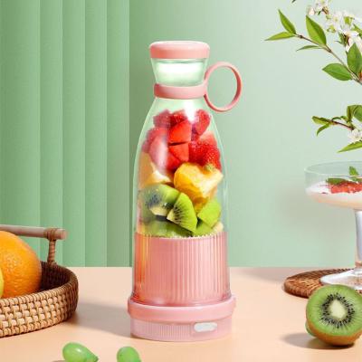 China 2022 Newly Car Mini Hot Sale Household USB Fruit Ice Cream Smoothie Juicer Blender 380ml Bottle Portable Cup with 6 Blades for sale