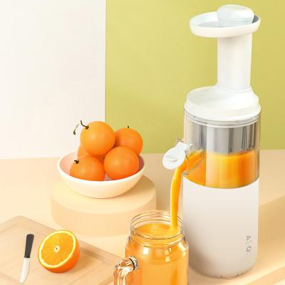 China New Design 2022 Car USB Battery Portable Easy Clean Slow Juicer Machine Orange Blender For Household Kitchen for sale