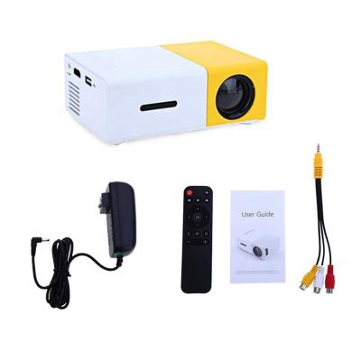 China Short Jet LED Projector 600 Lumen 3.5mm Audio 320x240 Pixels HDTV USB Mini Projector Home Media Player for sale