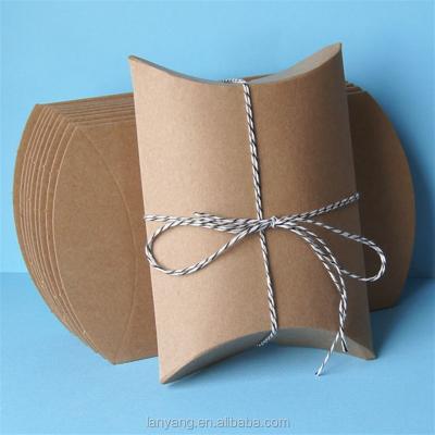 China Disposable Vintage Kraft Pillow Boxes Gift Candy Bags Wedding Favor Treat Boxes for sale