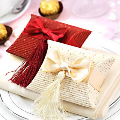 China Disposable Fashion Small Wrinkled Paper Wedding Favors Pillow Paper Box for sale