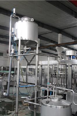 China 3 en 1 eficacia alta de las máquinas de embotellado del agua de Monoblock en venta