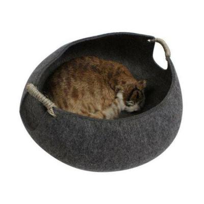 China Hot Products Retro Sustainable Trending Pet Cat Accessories Nest Portable Polyester Cat Nest for sale