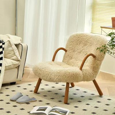 China Pelzige Plush Faulsofa Liegestuhl 410mm Höhe Holzbasis Freizeit zu verkaufen