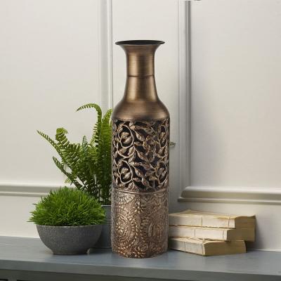 China Rustic Embossed Dry Flower Vase Ornaments House Sales Office Model Porch Metal Decorations Home Flower Vase for sale