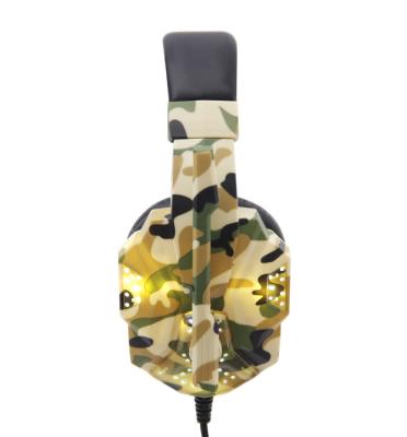 China Factory direct sales of camouflage military green headset earphone with wheat wire headset for border games for e-sports for sale