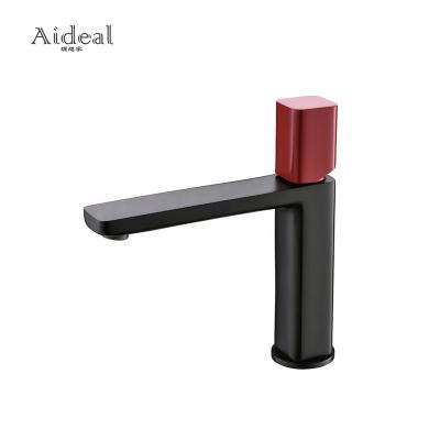 China Bathroom 1 Handle Modern Type Metered Faucets 2021 Two Color Black Toilet Vanity Sink Faucet for sale