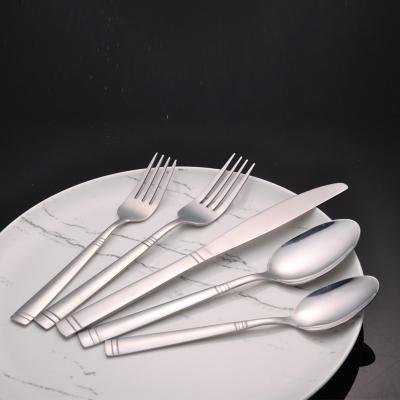 China China factory wholesale viable low price hammering stainless steel cutlery set knife and fork dinner cutlery set for sale