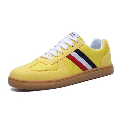 China Fashion Canvas Shoes Yellow Wholesale Canvas Fashion Men Sneakers In Stock Shoes Men Casual Sports Shoes for sale