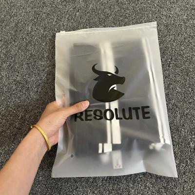 China Clean Logo Recyclable Custom Printed Garment Garment T-Shirt Zipper Frosted Plastic Packaging Packing Bag for sale