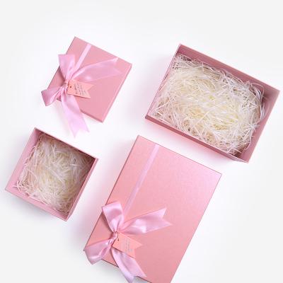 China Recycled Materials Custom High-grade Pink Gift Box Bow Gift Jewelry Wedding Favors Box for sale