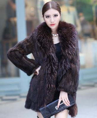 China YR712 Luxury Women Breathable Hand Knit Real Mink Tail Fur Coats For Women With Raccoon Mink Fur Coat Collar for sale