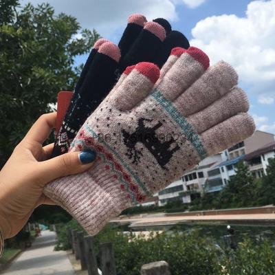 China Jacquard Deer Design Free Cute Mock Up Gloves Jacquard Knitted Weave Winter Gloves For Women for sale