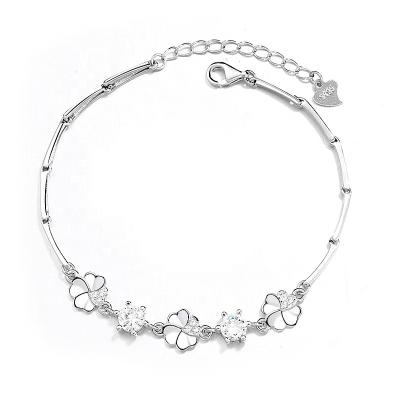 China TRENDY Lucky Four Leaf Clover s925 Sterling Silver Simple Fashion Zircon Bracelet for sale