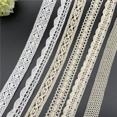 China Fashional Tapes Embroidered Flower Wholesale Lace Fabric Roll Lace Ribbon Sewing White Lace for sale