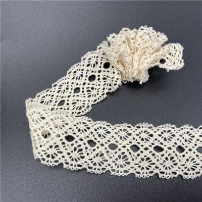 China Fashional Tapes Embroidered Flower Wholesale Lace Fabric Roll Lace Ribbon Sewing White Lace for sale