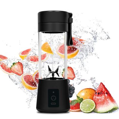 China Multifunctional fruit juice rechargeable blenders Electric Juicer cup mini mixer usb portable Juicer Blender for sale