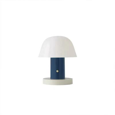 China Art Modern Simple Modern Creative Table Lamp for sale