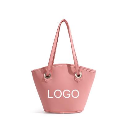 China 2022 Fashion Large Capacity Black Pink Ladies Bucket Messenger Designer Bags Fashion Trend Women Shoulder Bag Set for sale