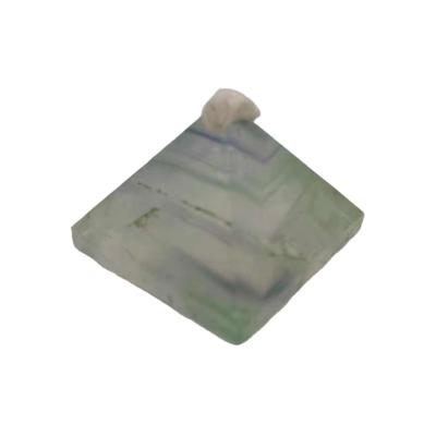 China New China Natural Fluorite Crystal Handcrafted Green Pyramids 4-5cm Crystal Pyramid For Spiritual Healing for sale