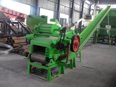 China Wood chipper machine and match two conveyor for wood in and chips out for sale