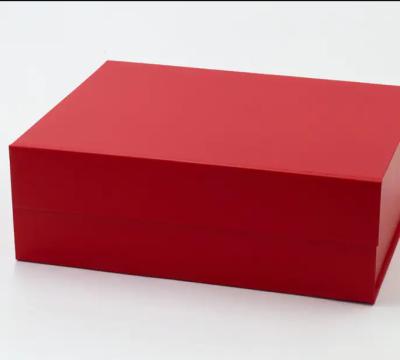 China Recyclable Biodegradable Hand Made Foldable Gift Box With Magnet , Luxury Gift Box With Ribbon For Clothes for sale