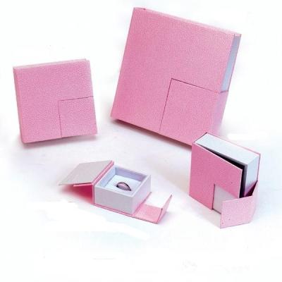 China Recyclable Paper Jewelry Packaging Box Hard Paper Gift Box With Lid for sale