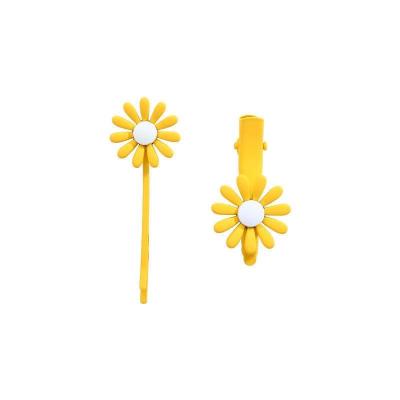 China Fashion Daisy Hairpin Clip Korea Hyun Yafeng Central Institute of Statistics clip girl neat red side bangs cut back head hair jewelry for sale