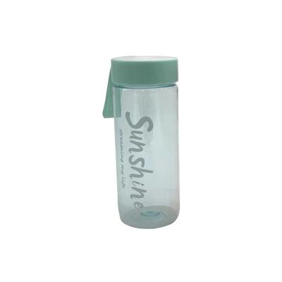 China Simple Design Bpa Free Hot Viable Plastic Water Bottle Beverage With Silicone Strap 600ml Sport Drinking Water Kids Bottle Custom Logo for sale