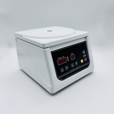 China Centrifugadora de baja velocidad de 2000 a 4000 rpm Tubos de ensayo de 15 ml a 10 ml para uso en laboratorio en venta