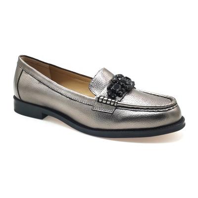 China Round Stylish Women Pump Loafers Handmade Ladies Casual Leather Flat Sneakers With Black Crystal Embellishments for sale