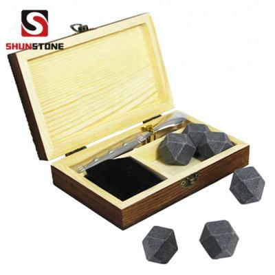 China Viable Amazon hot sale wine chillerWine tools, wine accessories diamond shape gift set OEM, whiskey stones for sale