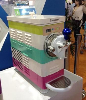 China Oceanpower Mini Table Top Frozen Yogurt machine/Soft Ice Cream Machine.Low noice. for sale