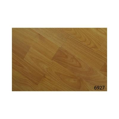 China Modern Factory Wholesale Warehouse Running Three Layer Solid Wood Parquet Wide Plank Engineered Wood Grain Melamine Laminate Flooring for sale