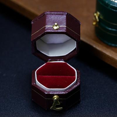 China Vintage Victorian Mini Retro Pendulum Ring Octagonal Ring Box Spot Props Jewelry Box Retro Jewelry Box for sale