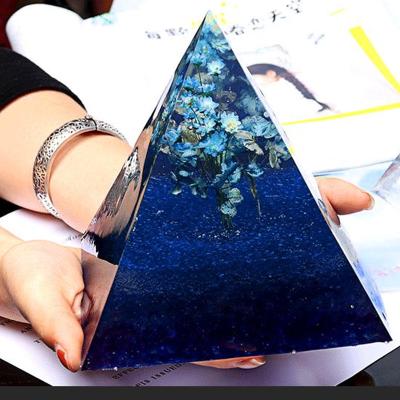 China Large 15cm Sustainable Wholesale Pyramid Decoration DIY Epoxy Silicone Resin Casts Jewelry Craft Pendant Accessory for sale