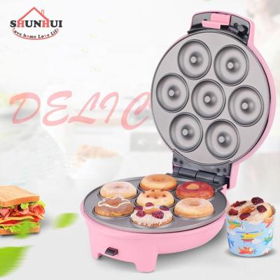 China Adjustable Thermostat Egg Waffle Maker Donut Maker with Removable Non-Stick Plates Belgium Waffle Maker for sale