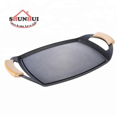 China 14 Inch BBQ Griddle Flat Cage Sustainable Cast Aluminum 36cm Wood Handle for sale