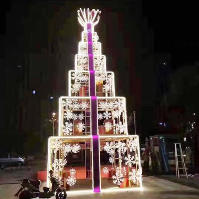 China Wrought Iron Holiday Decoration 6m Giant Lighting Warm White Color Metal Frame Outdoor Christmas Ball Tree for sale