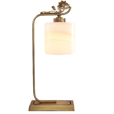 China Bedroom Gold Table Lamp Modern High Stability Energy Saving Decorative Luxury Reading Design for sale