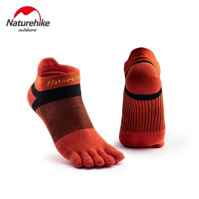 China New Fashionable Hot Selling Comfortable Breathable Outdoor Sports Running In A Row Ultralight Five Toe Socks for sale