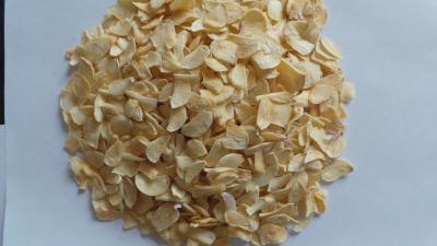 China Dehydrated Garlic Flakes with root grade A 2017 crops for sale