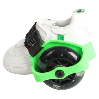 China Cool 100% PP High 4 Plastic Lighted Skate Shoes, PU Wheels, 2 Wheels Roller Skate for sale